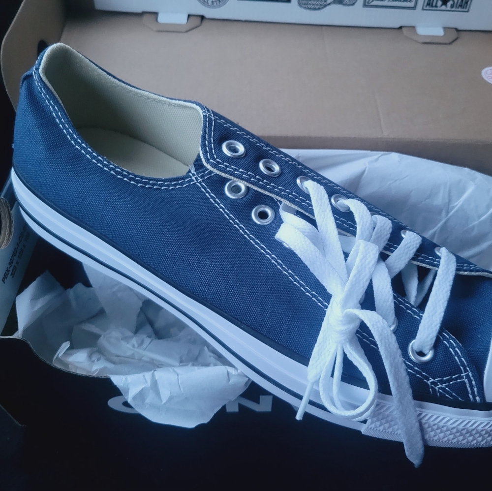Mens Converse low tops